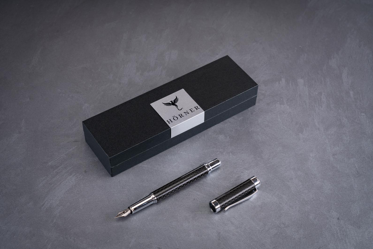 Hörner One Füllfederhalter I Edle Füller I Hochwertige Feder I Fountain Pen aus Carbon I Jetzt kaufen