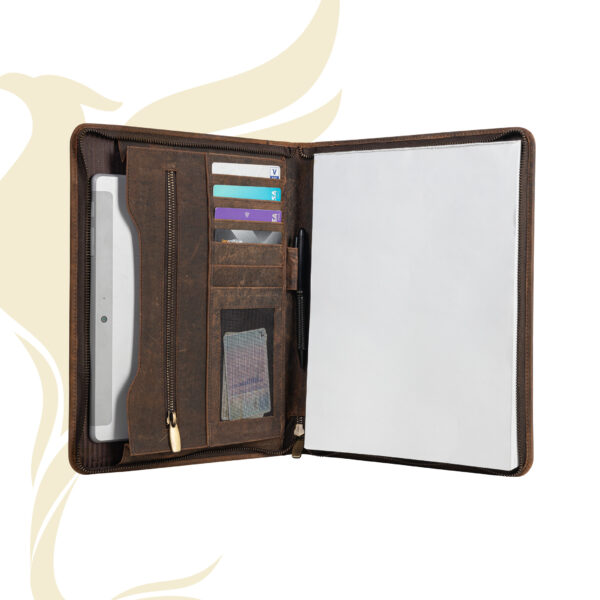 Hörner Rom Konferenzmappe Cognac aus Ziegenleder geöffnet mit Tablet-Fach, Kartenfächern, Stifthalter und A4-Notizblock