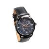 Hörner Nova Eclipse in der Schrägansicht, Schwarz-PVD Gehäuse und schwarzes italienisches Lederarmband